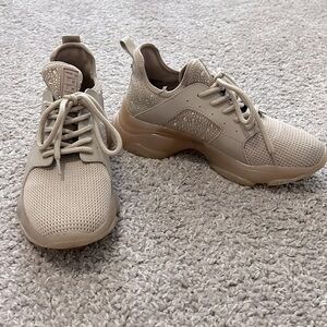 Steve Madden Women's Maxima Sneaker